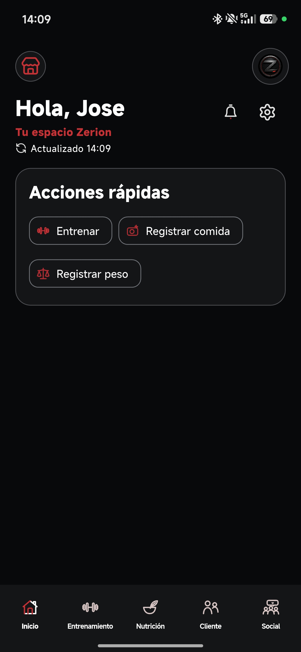 Inicio de Zerion Fitness con saludo, acciones rápidas y navegación inferior